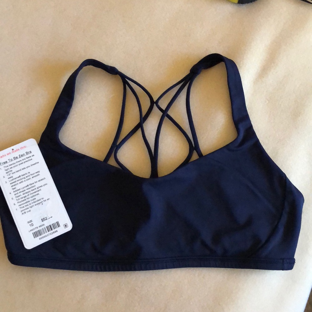 Lululemon Free To Be Zen Bra in Midnight sz 10